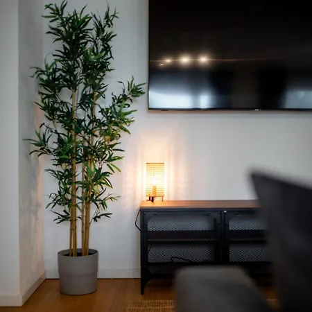 Central Apartment 4 Bedrooms For Up To 12 Guests Hamburg Exterior photo