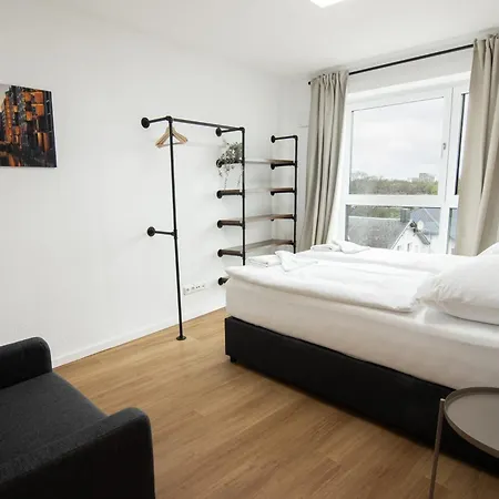 Central Apartment 4 Bedrooms For Up To 12 Guests Hamburg Exterior photo
