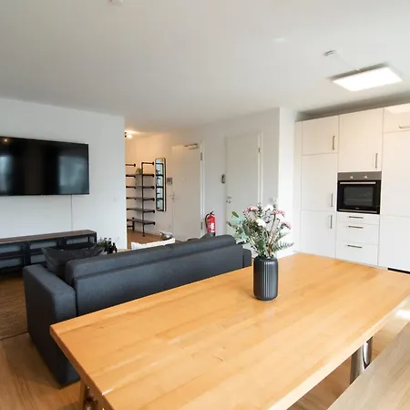 Central Apartment 4 Bedrooms For Up To 12 Guests Hamburg Exterior photo